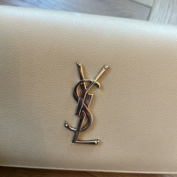 Saint Laurent Kate Clutch - Picture 9 of 9